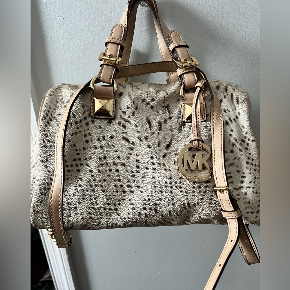 Michael Kors Greyson chain used